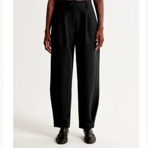 Abercrombie & Fitch High Rise Taper Tailored Pant in Black 25